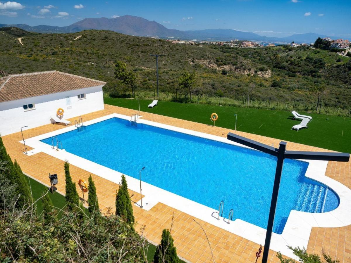 Small Oasis Nelson Mandela Apartment With Sea View, Two Bedrooms, Parking, Terrace And Pool Manilva Extérieur photo