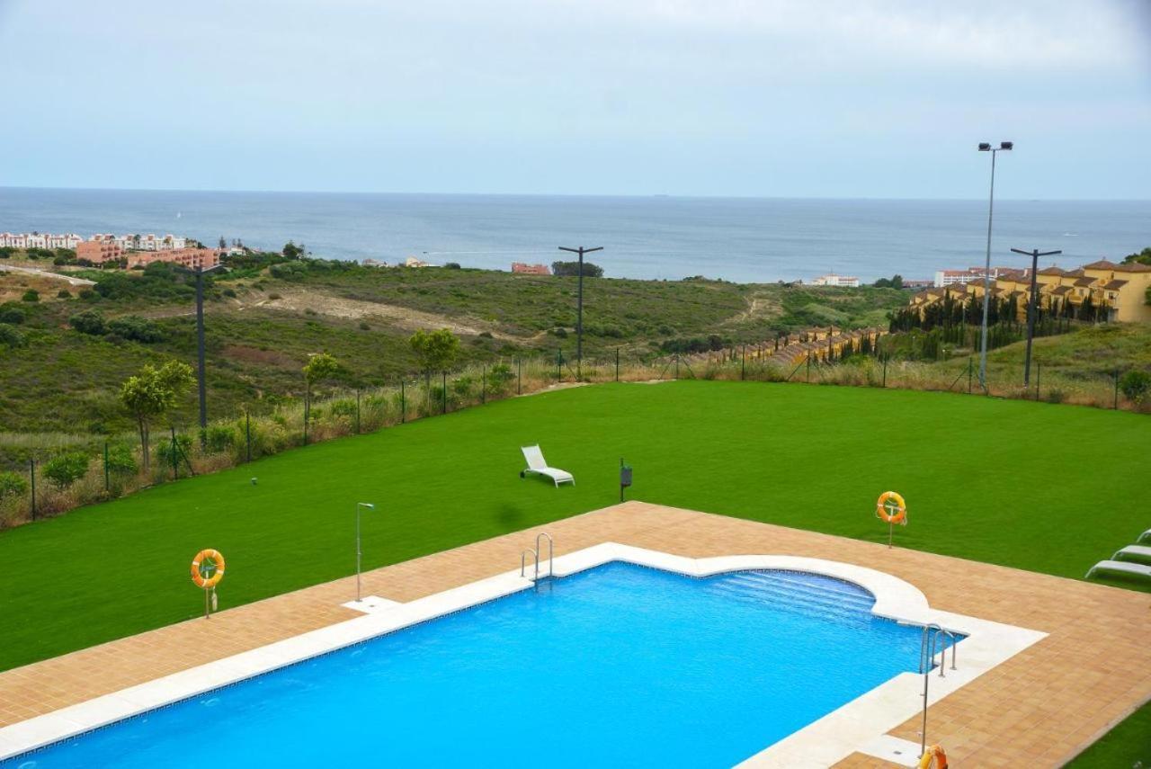 Small Oasis Nelson Mandela Apartment With Sea View, Two Bedrooms, Parking, Terrace And Pool Manilva Extérieur photo