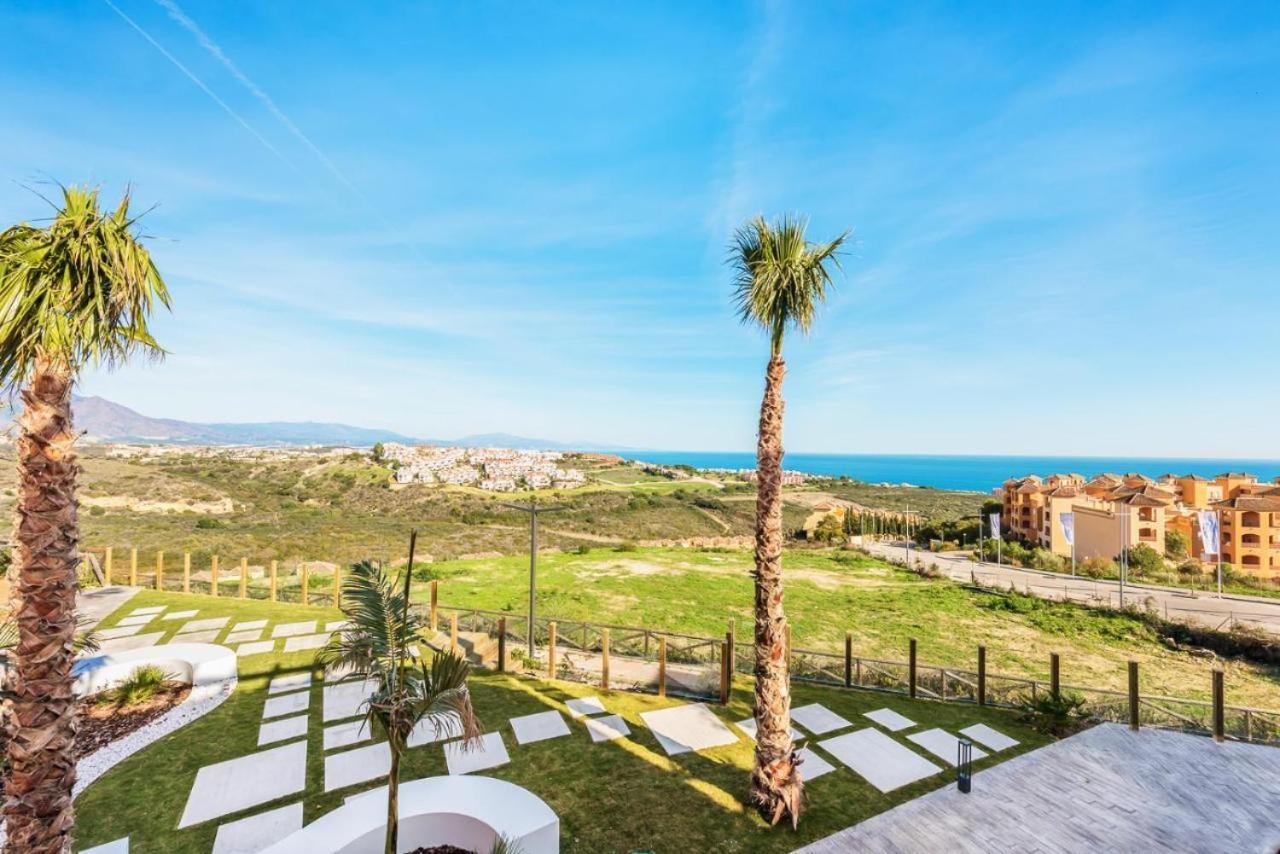 Small Oasis Nelson Mandela Apartment With Sea View, Two Bedrooms, Parking, Terrace And Pool Manilva Extérieur photo