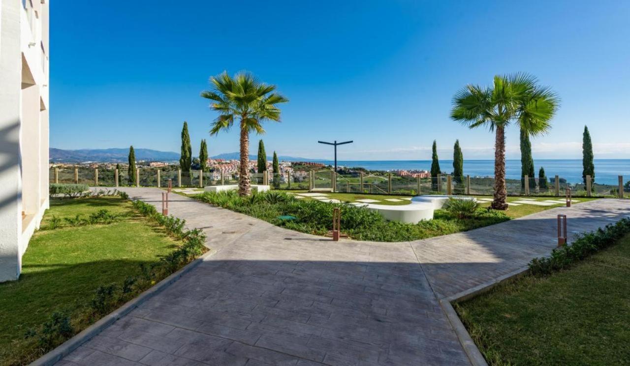 Small Oasis Nelson Mandela Apartment With Sea View, Two Bedrooms, Parking, Terrace And Pool Manilva Extérieur photo